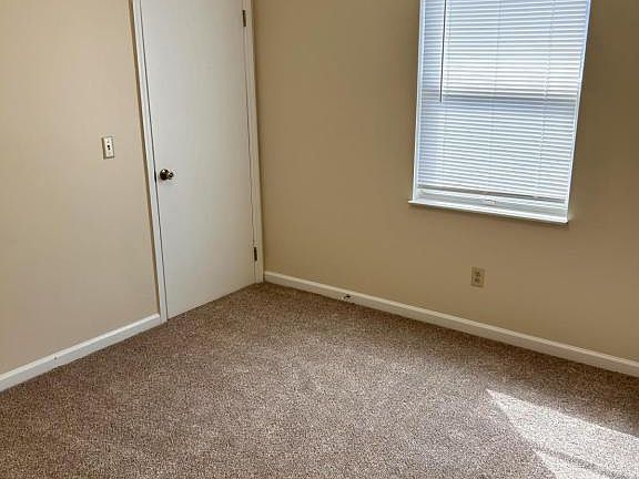 4th image of 329 Boyd St APT 31