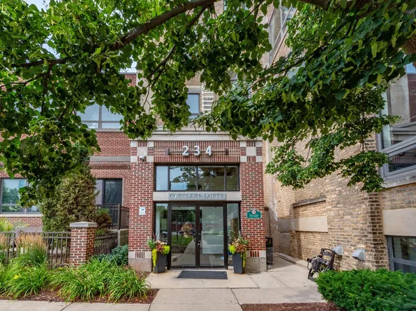 234 East Reservoir AVENUE #203, Milwaukee, WI 53212
