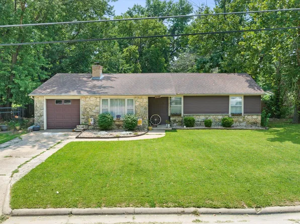 1915 Central Ave, Winfield, KS 67156