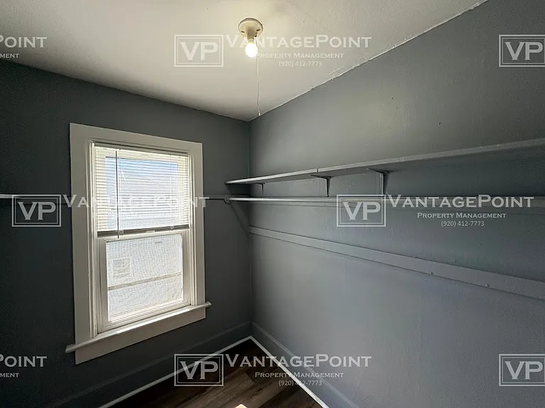 1270 Crooks St — Photo 12