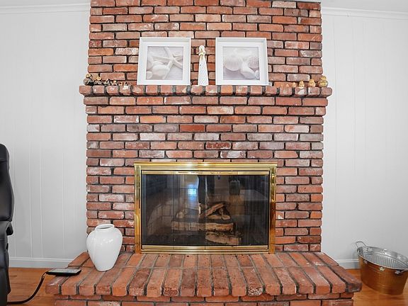 5th image of 54 Sagamore Rd