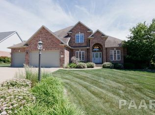 2310 W Pinnacle Dr, Dunlap, IL 61525