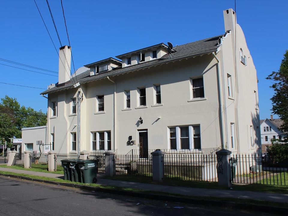 215 SALEM ST