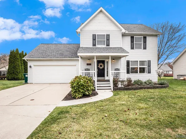 2357 Chestnut Bnd, Howell, MI 48855