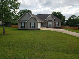 201 Lake Lillian Dr, Perry, GA 31069