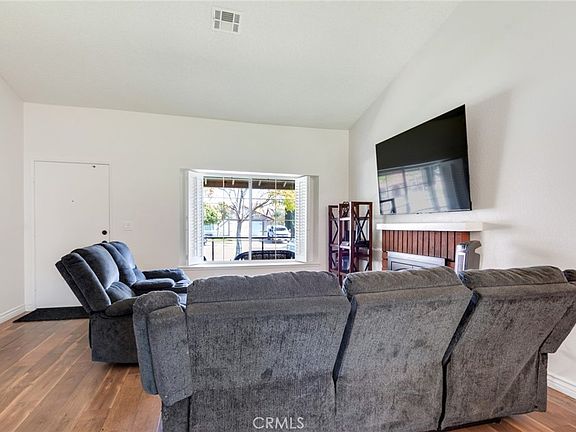 3rd image of 616 S Millard Ave