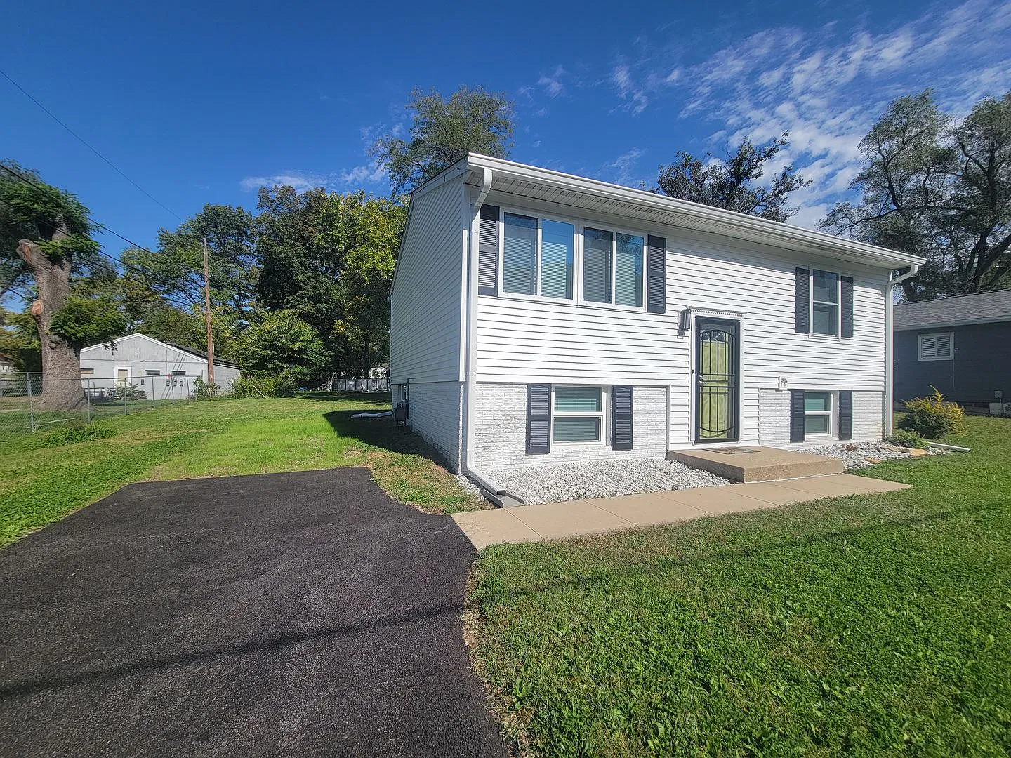 Don't Miss this 3 Bedroom / 1.5 BA Home! — Photo 1