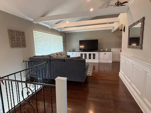 (undisclosed Address), Smithtown, NY 11787
