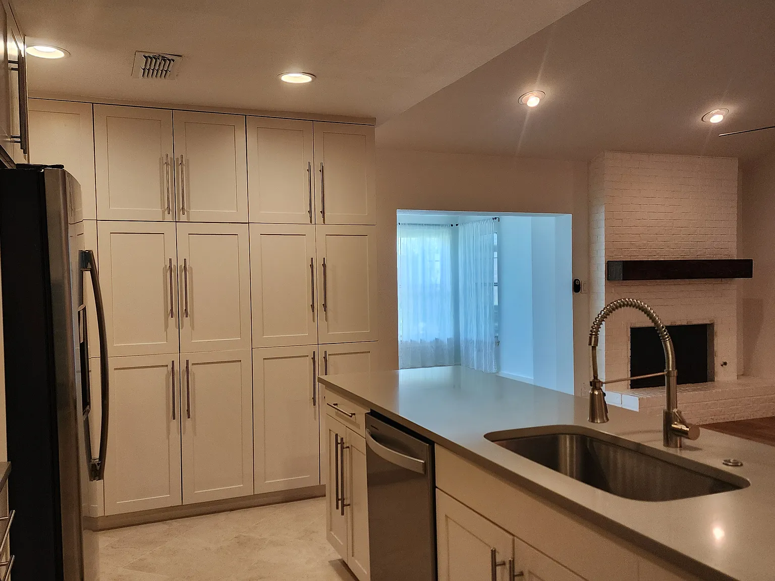 3 bed, 1880 sqft, $3,250 — Photo 4