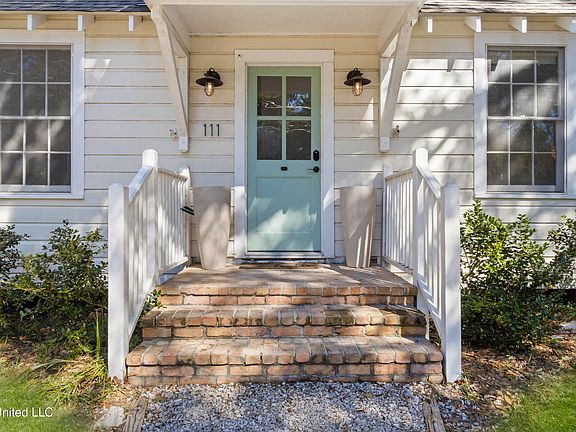 4th image of 111 Bay View Ct