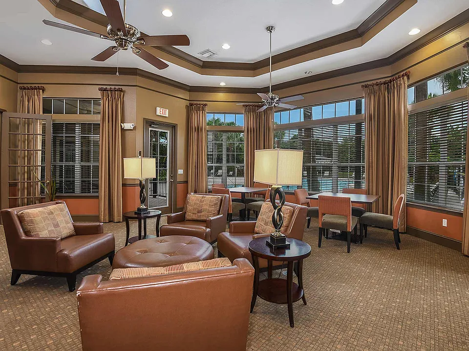 Hawthorne Groves apartments community photo