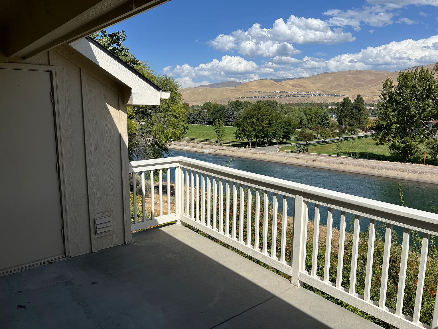 2 bed, 1360 sqft, $2,500 — Photo 3