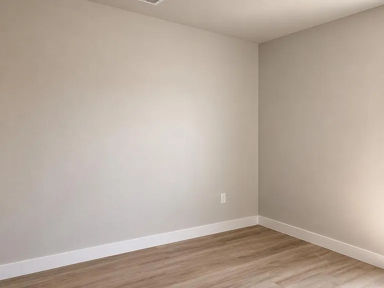 2416 Goldfinch Rd — Photo 9