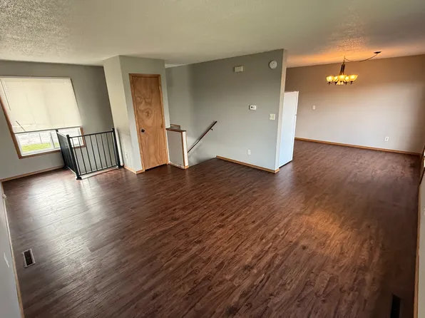700 N Harrington Ave #1, Sioux Falls, SD 57103