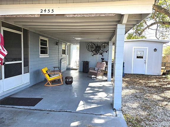 3rd image of 2455 Royal Rd