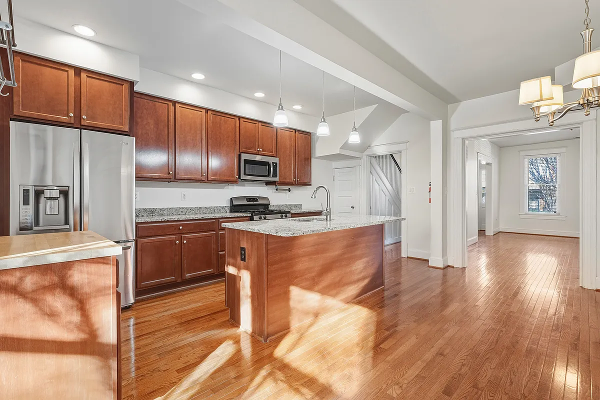 Building Photo - 51 Girard St NE