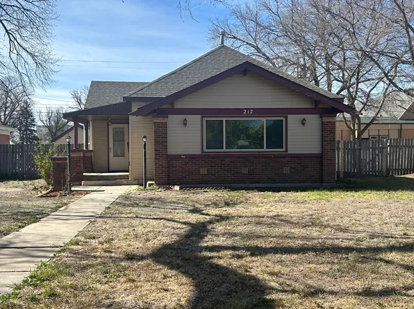 217 W 12th St, Goodland, KS 67735
