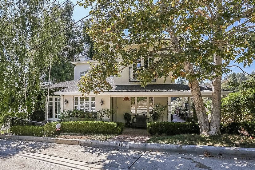 1st image of 1107 Cresthaven Dr