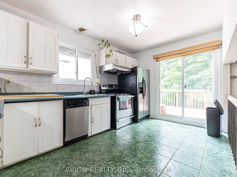241 Weldrick Rd W — Photo 14