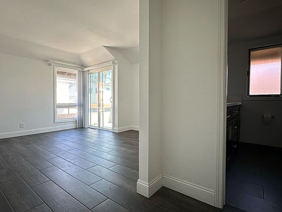 4th image of 538-556 N Coast Hwy #552