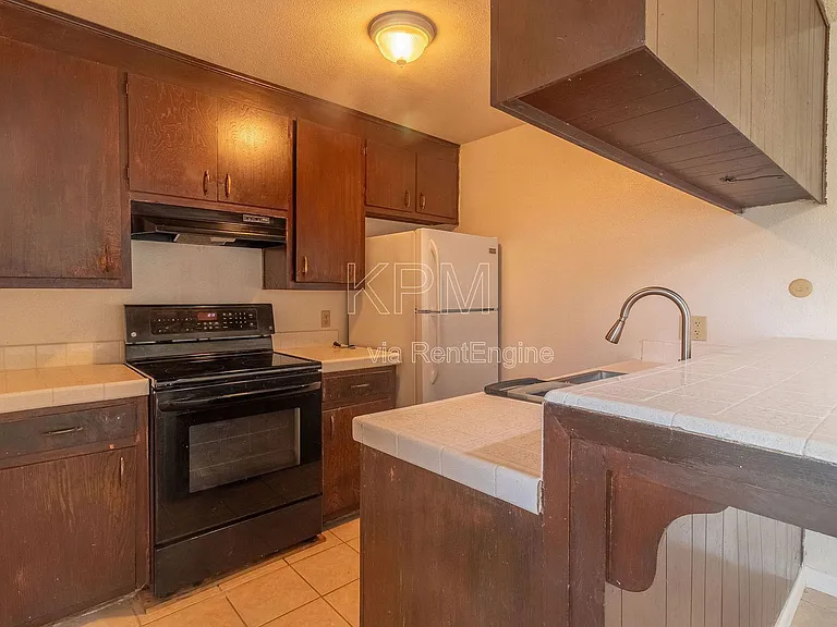 1227 Pinetree Dr #1 — Photo 8