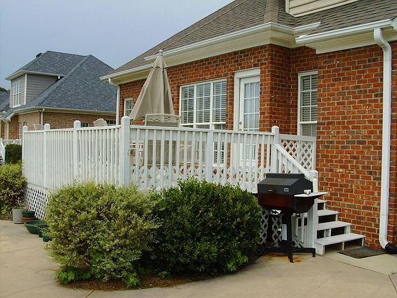 Beautiful deck overlooking neighborhood