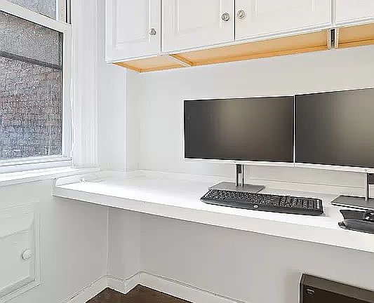 5th image of 105 E 38th St APT 1B