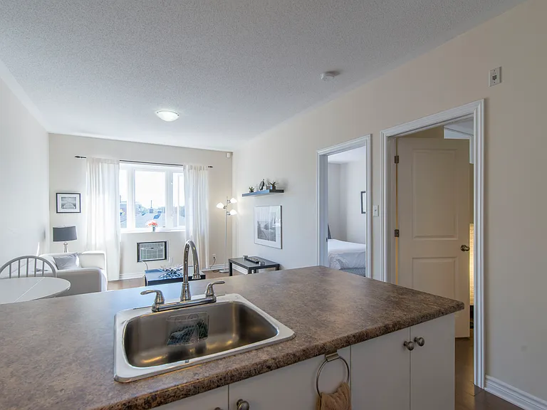 307 Lebreton St S — Photo 30