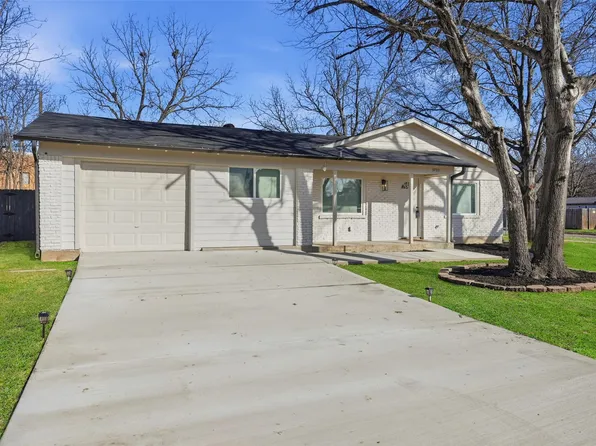 3700 Aurora St, Fort Worth, TX 76117