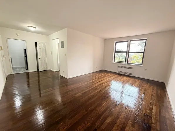 8502 139th St APT 3D, Jamaica, NY 11435
