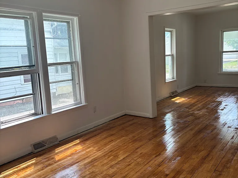 1012 Dove St — Photo 2