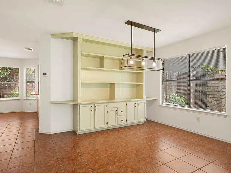 1901 Lobelia Dr — Photo 6