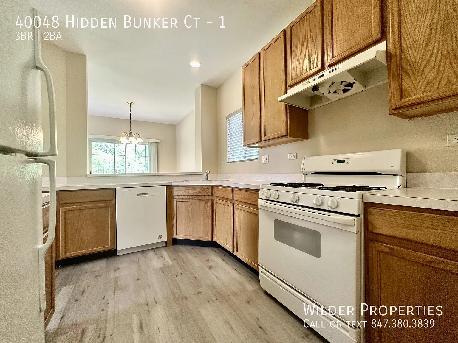 3 bed, 1.5 bath, 1200 sqft, $2,200 — Photo 2