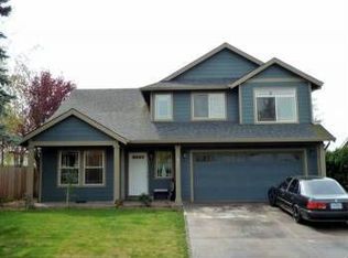 828 E 6th St, Molalla, OR 97038