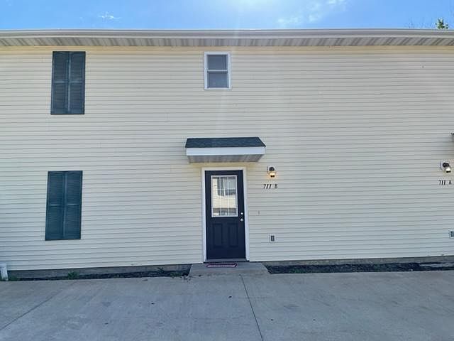 1st image of 711 W Cottonwood St #B