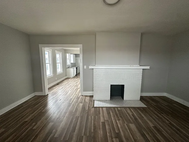 833 Lilley Ave — Photo 9