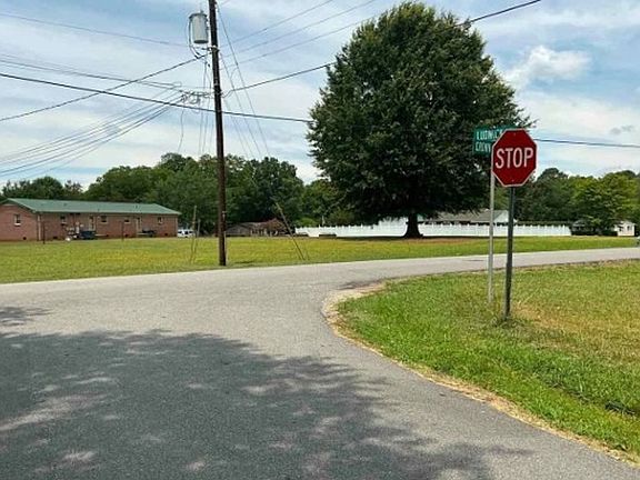 Exterior Neighborhood (street photo)