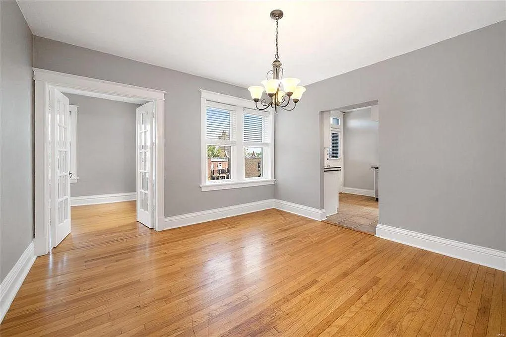 6301 Southwood Ave — Photo 4