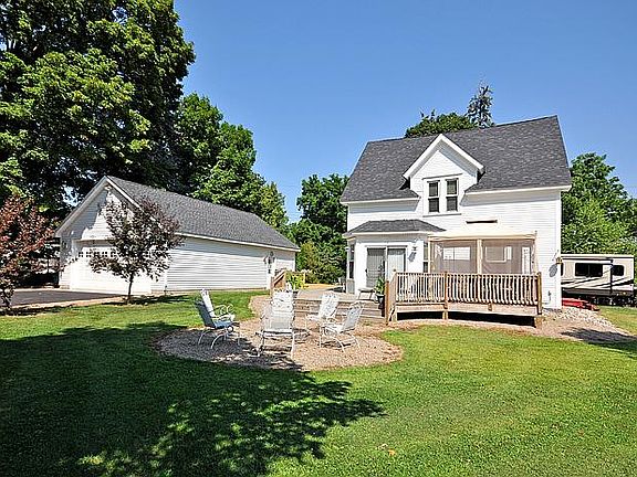 Front Exterior view with Fire pit
