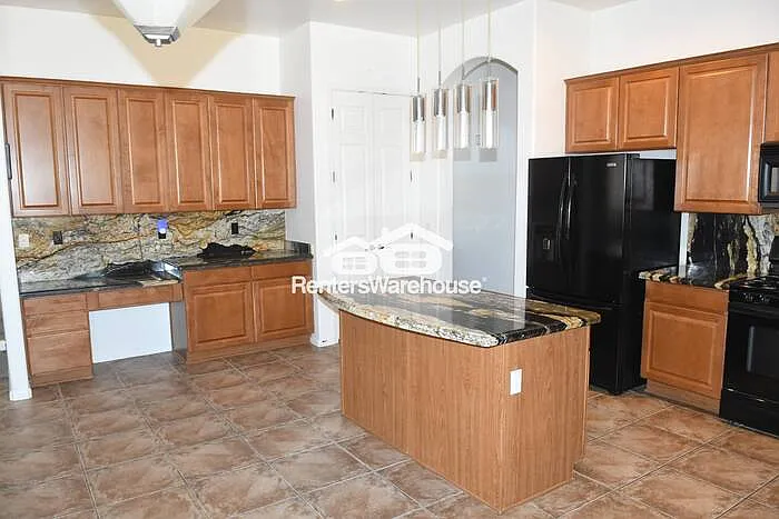 6027 N 133rd Dr — Photo 7