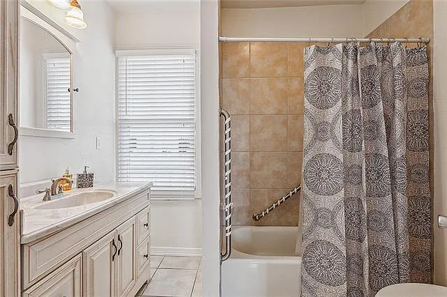419 W Saint Bernard Hwy — Photo 8