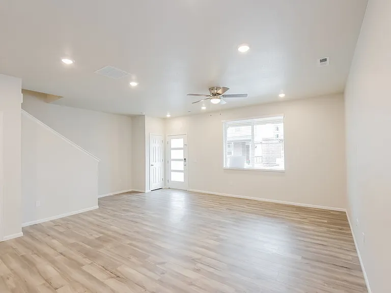 13971 Vispo Way — Photo 6