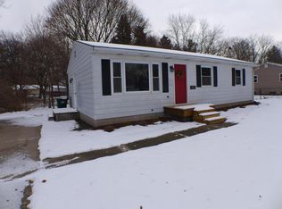 840 Attwood Dr, Lansing, MI 48911
