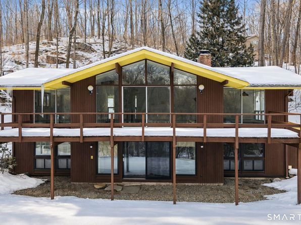 304 Olmstead Hill Rd