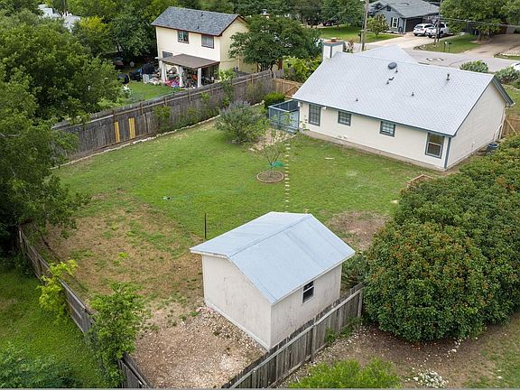 2nd image of 1702 Ireland Dr