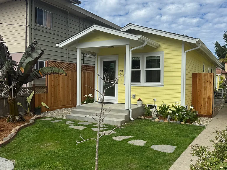 1917 Portola Dr — Photo 1