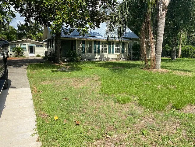 1614 NW 4th St