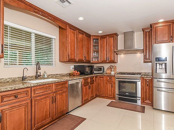 4th image of 5942 Mammoth Ave