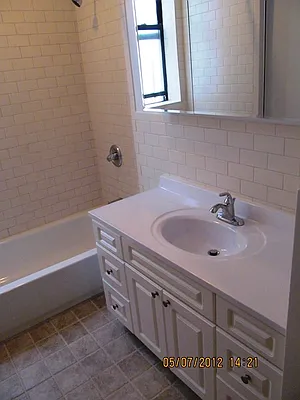 Rented by PMG Real Estate  | media 25