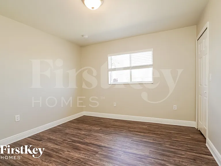 4129 Jacaranda Pkwy W — Photo 10